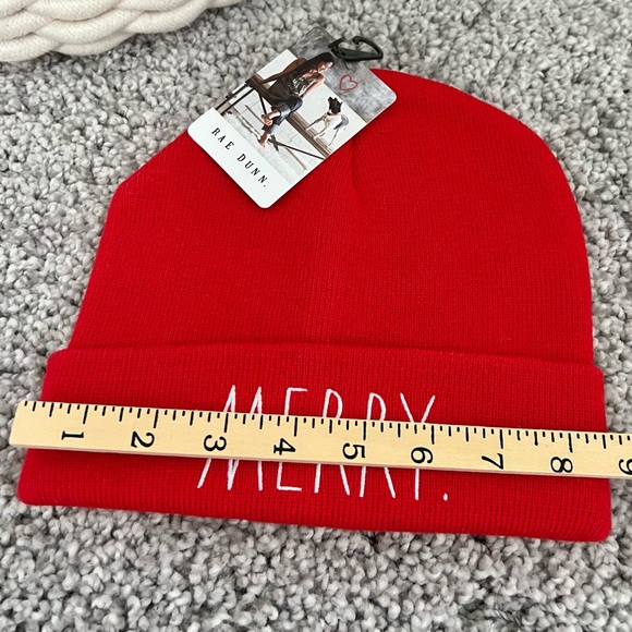 Rae Dunn MERRY Xmas Red Knit Beanie Hat Christmas Toque NWT - Picture 7 of 9